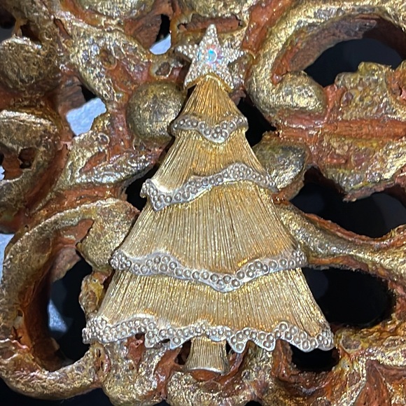 Vintage Christmas tree with garlands star on top teeny crystal wrapped around - Picture 3 of 7